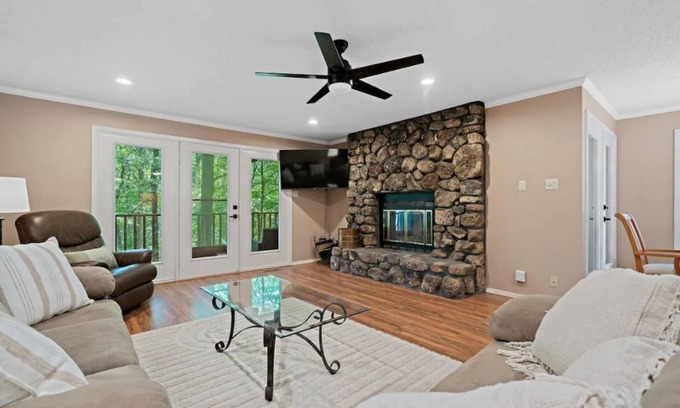 Mount Ida House | Large Luxurious 3/3 Lake Homen