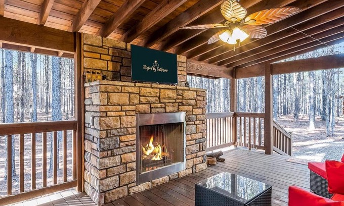 Broken Bow House | Large Luxury 2BR Cabin w Hot Tub Double Trouble was designed for fun comfort and memories minutes from buzzling Hochatown and beautiful Beaver Bend State Park