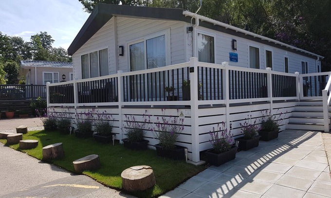 St Leonards-On-Sea Cabin | Large luxury lodge available to rent