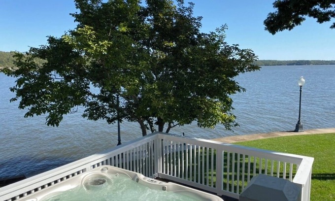 Osage Beach House | Large Main Channel House with dock, flat yard, hot tub