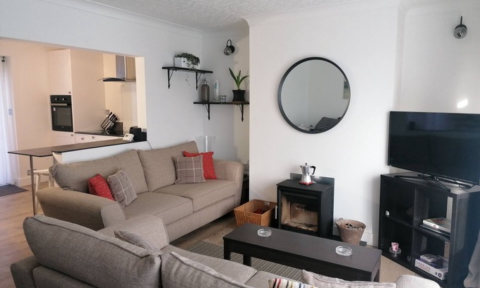Brixham House | Large Modern 4 Bed House can be arranged as 2 separate connecting apartments.