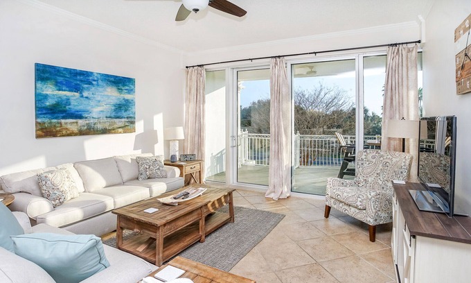 Rosemary Beach Condo | Large Newly Furnished 3 bedroom! Sleeps up To 8!