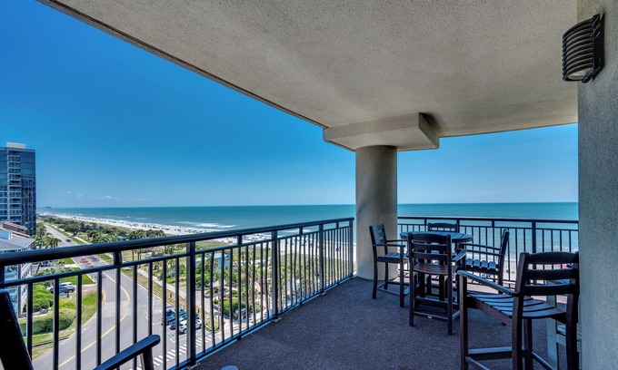 Myrtle Beach Condo | Large Oceanfront 4 bdrm Corner Unit (8th Floor) by Luxury Beach Rentals