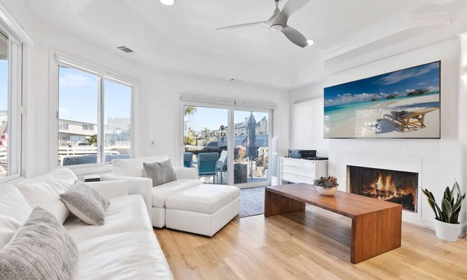 Balboa Island House | Large, patio, grill, AC, dock, garage, linens