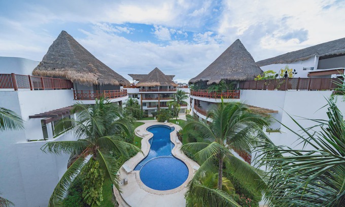 Gonzalo Guerrero Apartment | Large Penthouse with Private Pool in Quadra Alea - Muuyal 302