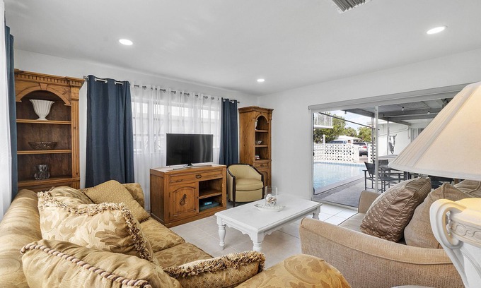 Cypress Point Apartment | Large Poolside 1 bedroom with laundry