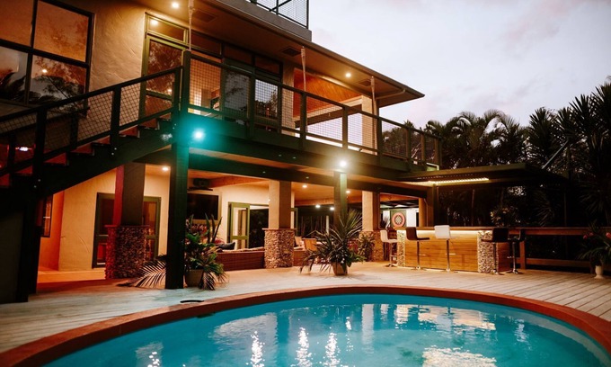 Muri House | Large Private Family Holiday Home on Muri Beach