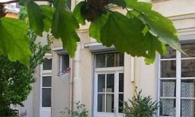 Croix Rousse Apartment | Large, quiet studio with sleeping area, in old building with courtyard