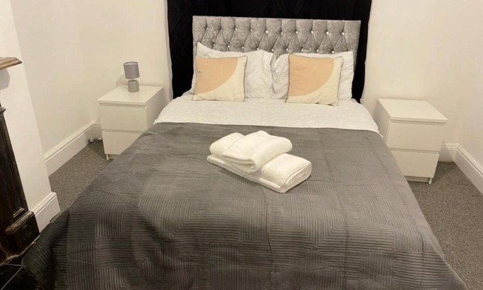 Horfield House | Large Room 2
