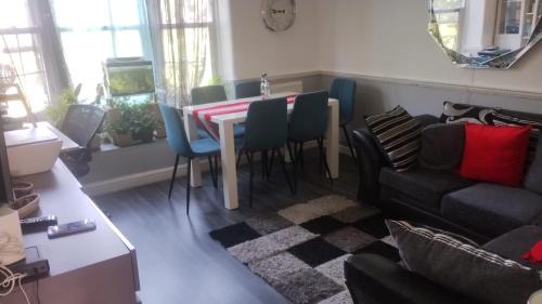 Coldharbour House | Large Room in a Shared House - Brixton London