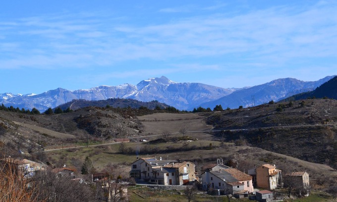 Ubraye House | Large stone building panoramic view