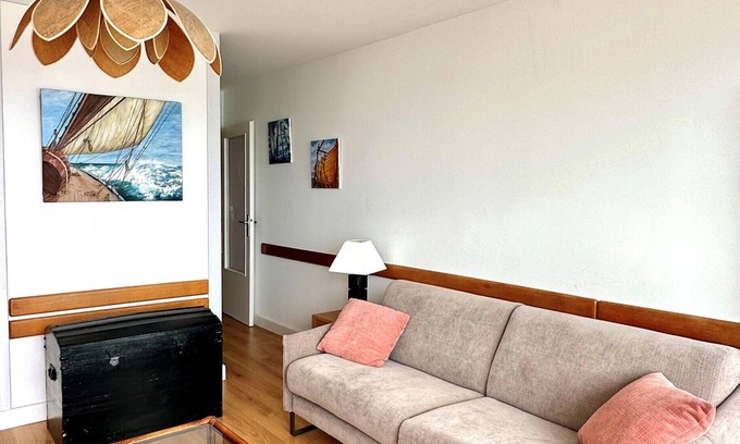 Les Sables d'Olonne Apartment | Large studio with breathtaking views of the Baie des Sables