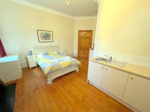 Sutton West House | Large Studio (Ground Floor) in Sutton