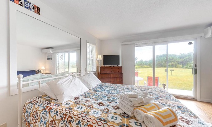 North Truro Hotel | Large Studio with Patio and Pool