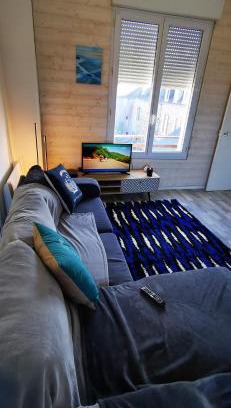 Etables-sur-Mer Apartment | Large Studio with Sea View