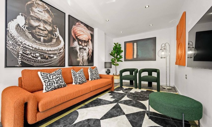 Salford House | Large Stylish 5 bedroom House, Perfect for extended stays