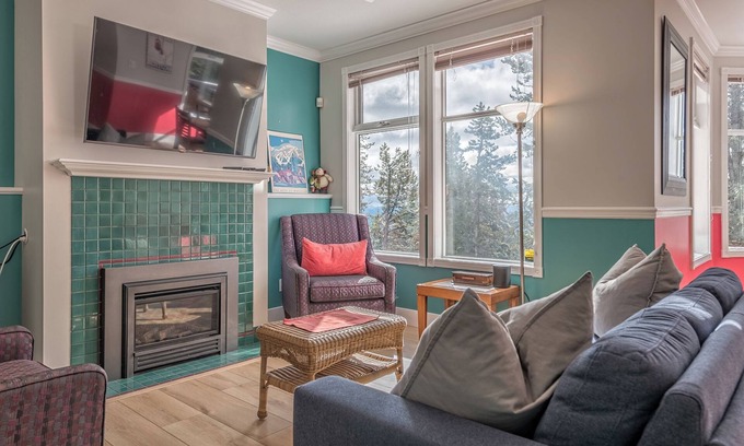 Silver Star Mountain Apartment | Large suite on the Knoll in a cul-de-sac w/a private hot tub and pet friendly!