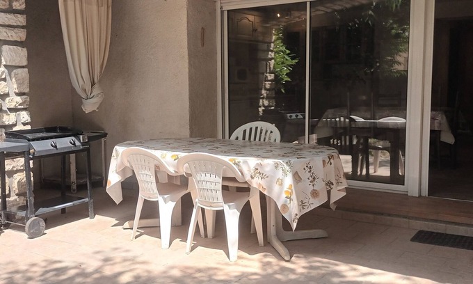 Sagries Apartment | Large T3 of 80m2 10mn from Pont du Gard