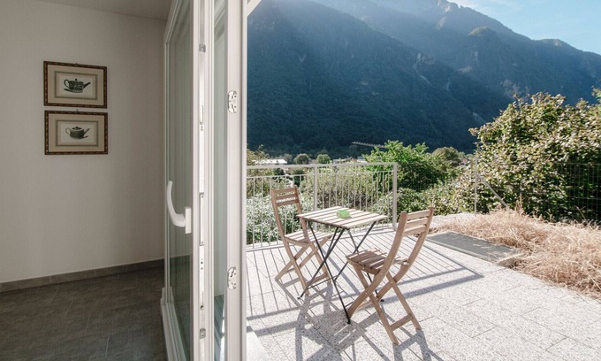 Lostallo Apartment | Large three-room apartment surrounded by greenery (VALVERDE DELUXE)