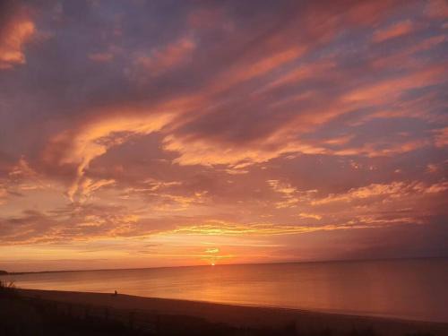 Safety Beach House | Large townhouse direct access to beautiful beach