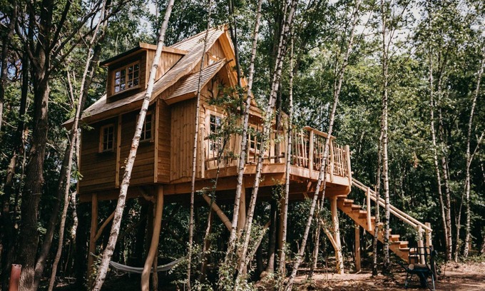 Maaseik House | Large treehouse ideal for larger families or group of friends