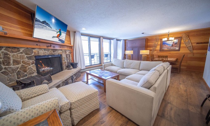 Lakeside Village Condo | Large Updated Unit with Fully equipped kitchen