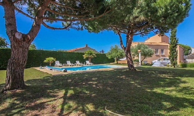 Quartier des Boucholeurs Villa | Large villa 3*** 15 p private pool 300m beach