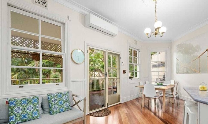 Korora Villa | Large Villa, Korora Beach, Kids and Pets, 15guests, Pools