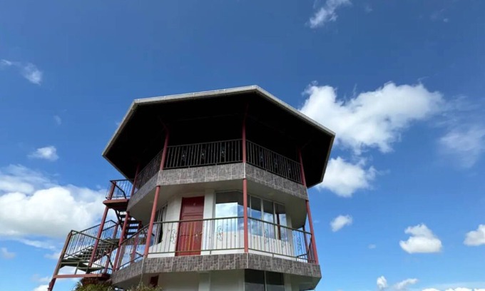 Pereira Apartment | large villa with 8 luxury rooms, pool with lights, 3 hydrotherapy, gym, wifi !