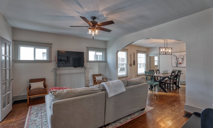 Sheridan House | Large yet cozy house in the heart of Sheridan