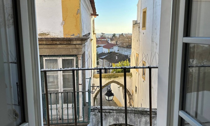 Evora House | Largo Inn Suites Evora