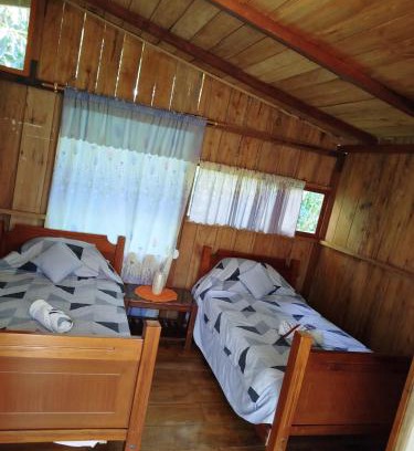 Mindo House | Larita's MINDO Hospedaje y Casita de campo Los Guayabales