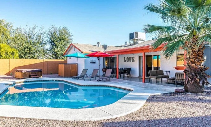Paradise Valley Village House | Larkspur Villa - Lovely & Entertaining Hot Tub with pool, resort living!