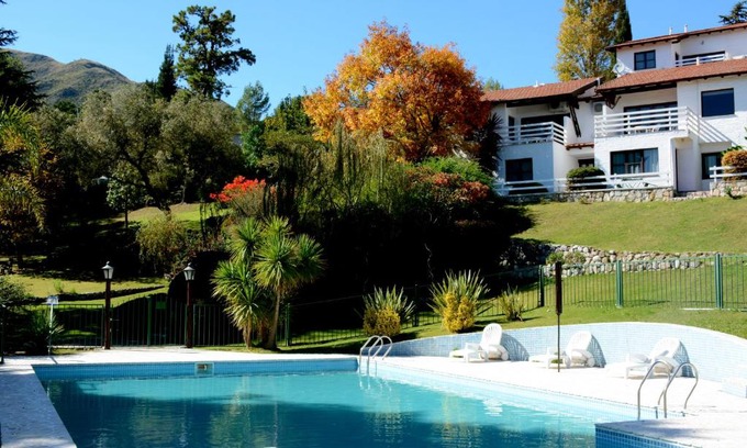 La Falda Cabin | Las Ardillas Cabañas y Suites