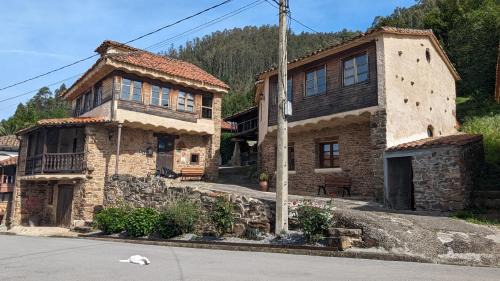 Priesca Hotel | Las Casas de Isu
