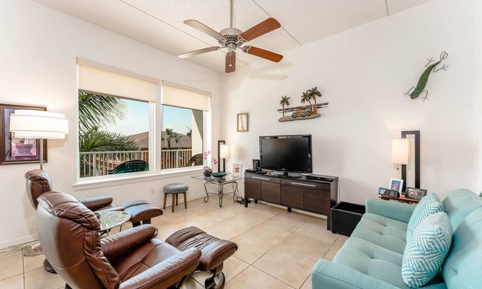South Padre Island Condo | Las Marinas #305 2/2 With Boat Slip