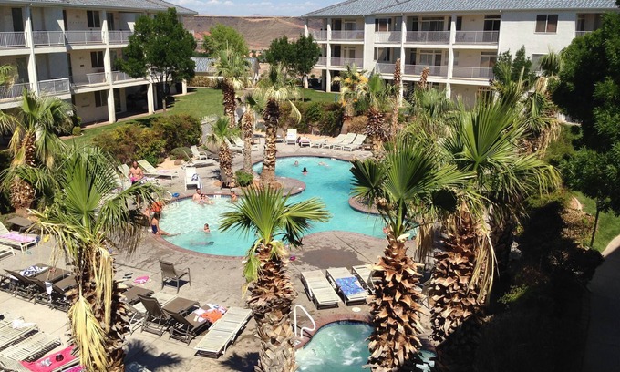 St. George Condo | Las Palmas Spectacular View-Elevator, Washer-Dryer, No Resort Fees - Great RATE!