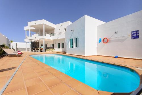 Costa Teguise Villa | Las Perseidas