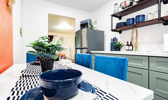 Gateway District House | Las Vegas Downtown Private Modern x2 Suite Retreat