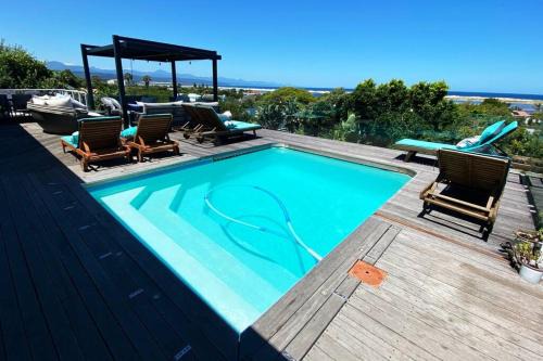 Plettenberg Bay Villa | Lasalle holiday home (Sun, Beach, Views, Fun for everyone!)