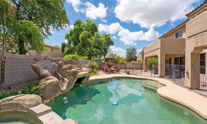 Power Ranch House | Last Call for Summer - 10% Off All August Stays!