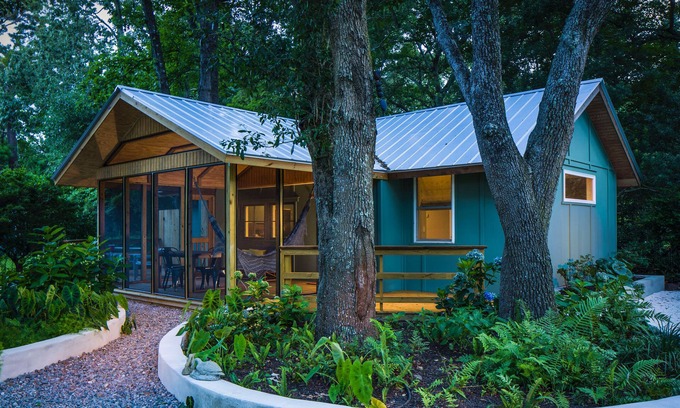 Charleston House | LAST Min SPECIAL-this week!Adorable bungalow close to downtown and Folly Beach!