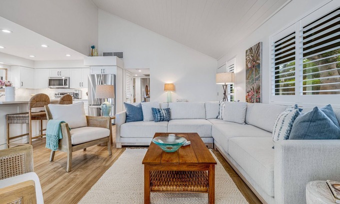 Kihei Condo | LAST MINUTE AVAILABILITY IN APRIL $ 100/Night DISCOUNT! 2 BR Ma'alaea Surf B4