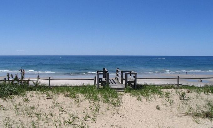 Dennis House | LAST MINUTE DISCOUNTS ON OPEN WEEKS! MAYFLOWER BEACH AMAZING PRIVATE HOME