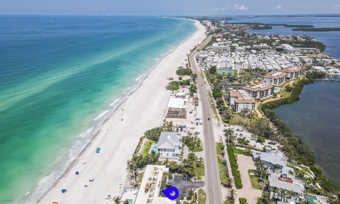 Whitney Beach Condo | Last-Minute Opening: Monday - Thursday!