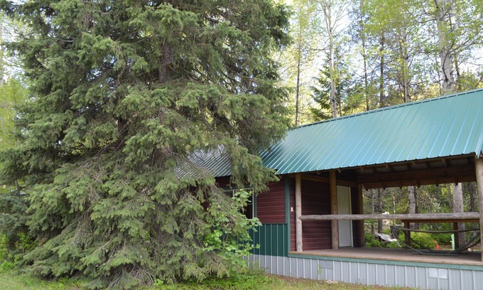 Essex Cabin | Last minute Plan to Glacier Guest Cabin Sauna
