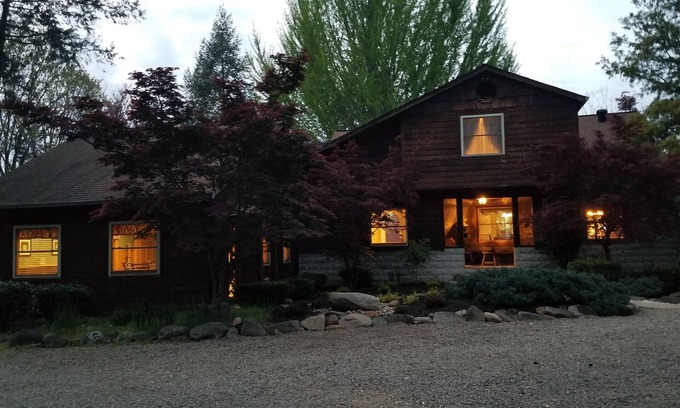 Pigeon Forge Cabin | Last Minute Rate Discount!nAugust & September nMountain Getaway nBook Now!n nn