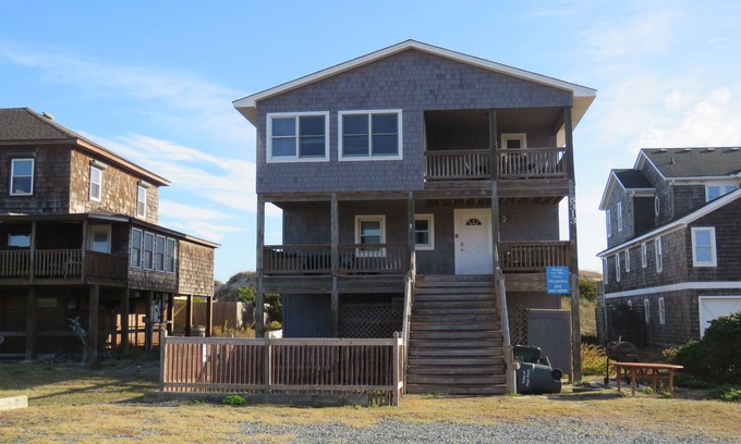 South Nags Head House | Last minute special/Ocean Front/Pool, Pool Table/pet friendly