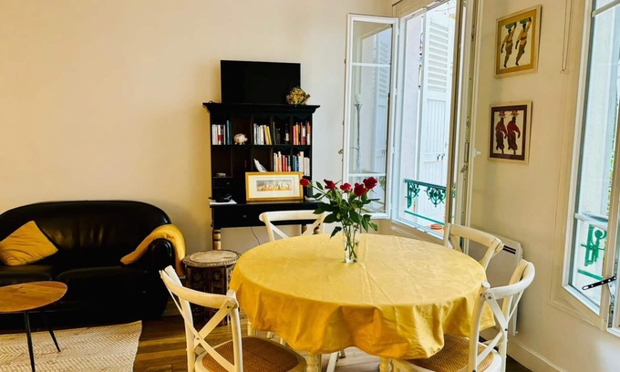 Jardin des plantes Apartment | Latin Quarter, close to rue Mouffetard, gardens, Sorbonne, central, well connected