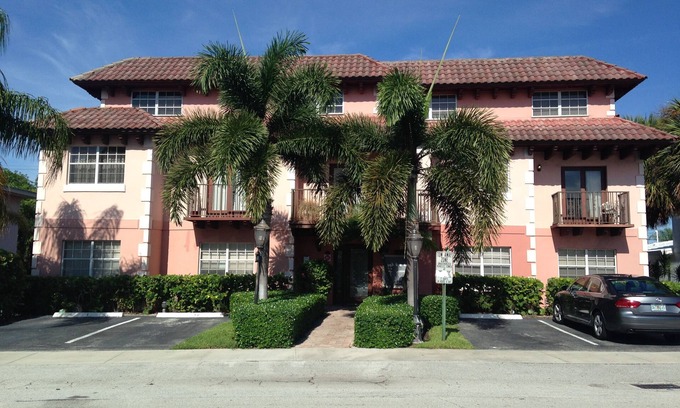 Lauderdale-by-the-Sea Condo | Lauderdale By The Sea Condo Townhouse Three Blocks From The Beach.